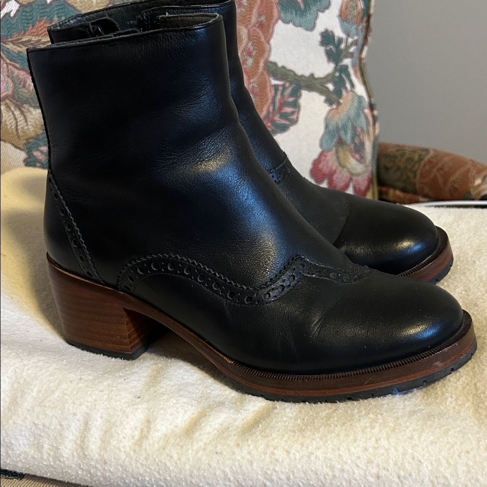 Camper Black Leather Ankle Boots with Brown Heel